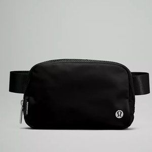 Lululemon Everywhere Belt Bag- NWT-Black